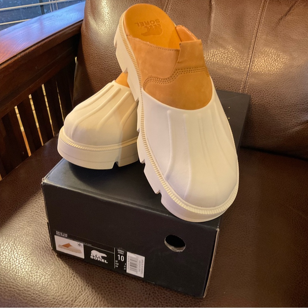 Sorel Tan Leather and White Rubber Clog Mules